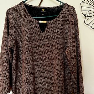JM Collection| Shimmery gold/black blouse| size L